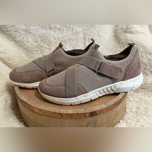 OTBT Womens Vicky Taupe Leather Suede Lifestyle Slip-On Sneakers Shoes Size 9M